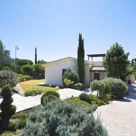 فيلة Beautiful Villa With Communal Pool, Paphos Villa 1053 *
